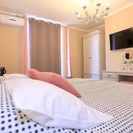 Апартаменты Shabby Chic *